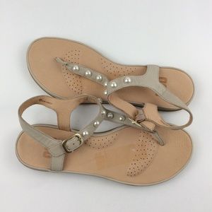 OUO Women's Casual Pearl Studded Thong Sandal